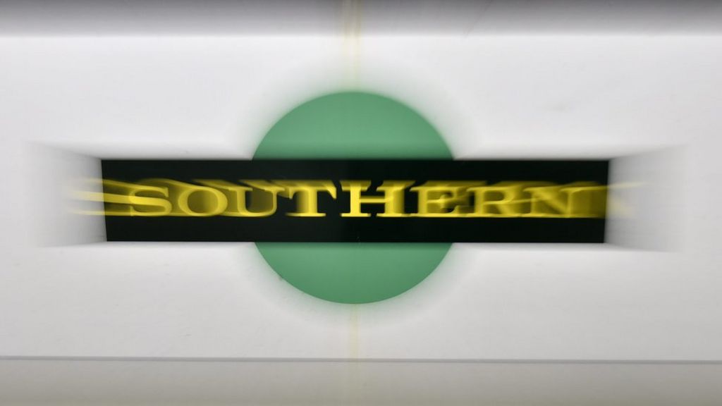 Southern rail: RMT demands immediate publication of Gibb report