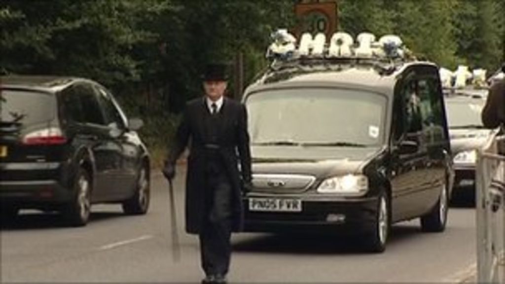 Funeral of Raoul Moat victim Chris Brown is held - BBC News