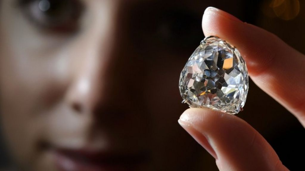 'Royal' diamond Beau Sancy sells for $9.7m - BBC News