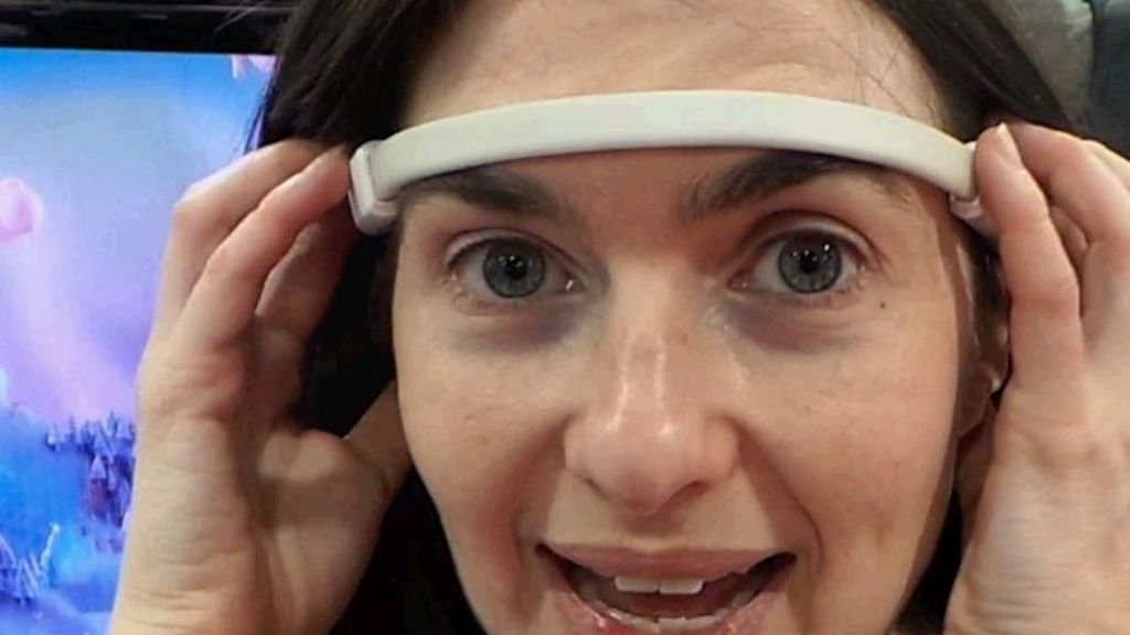 CES 2013 'Mind reading' headband can control games BBC News