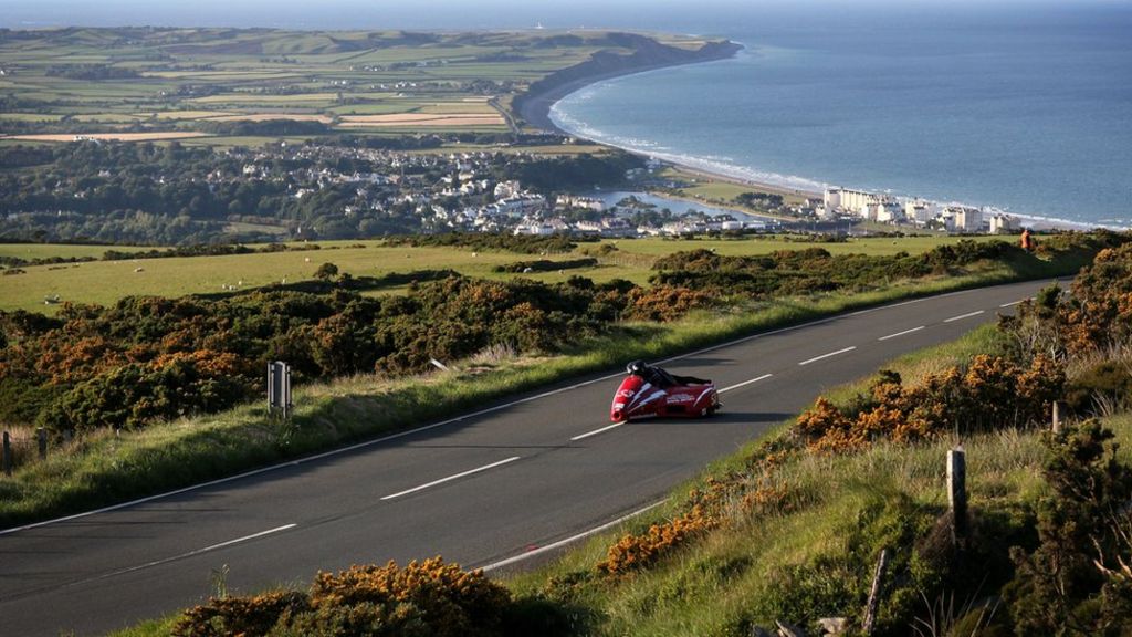 Isle of Man Mountain Road closed for TT preparation - BBC News