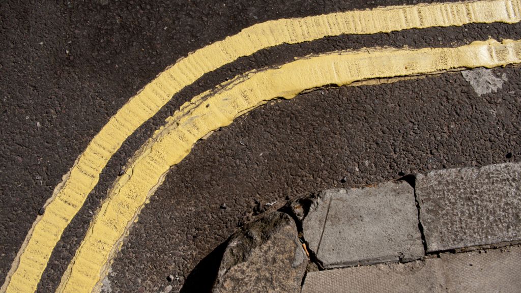7 questions on double yellow lines BBC News