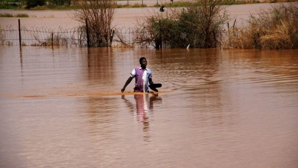 Sudan Deadly Floods Affect 300000 People Who Bbc News