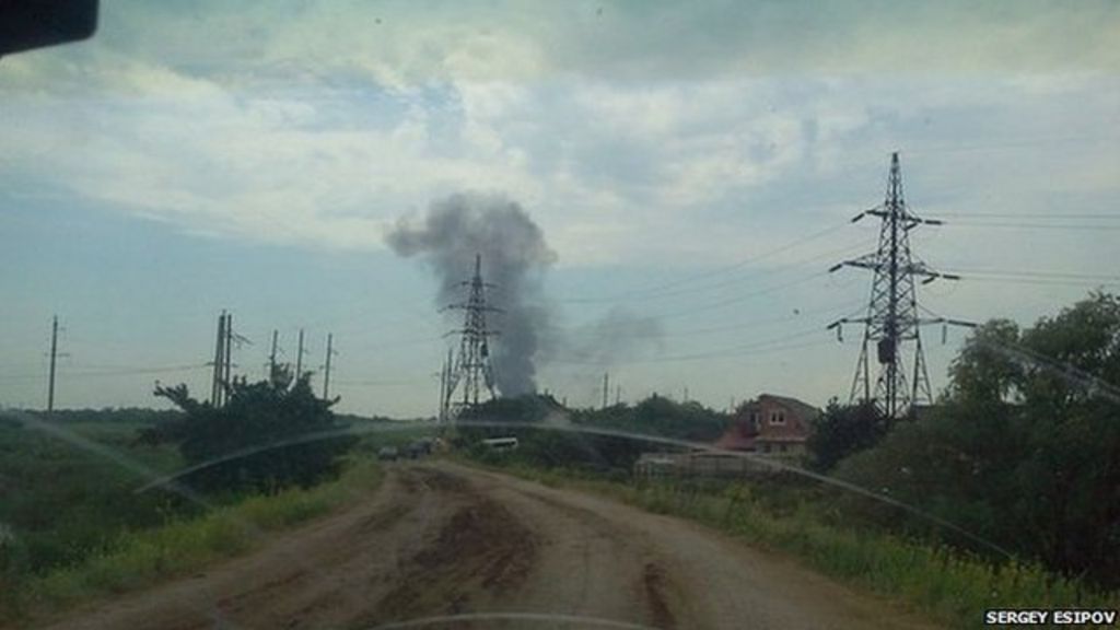 Ukraine's Poroshenko vows revenge for Sloviansk attack - BBC News