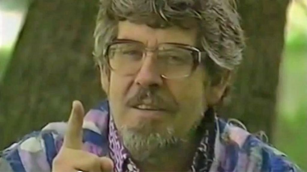 The story behind Rolf Harris's child safety film - BBC News