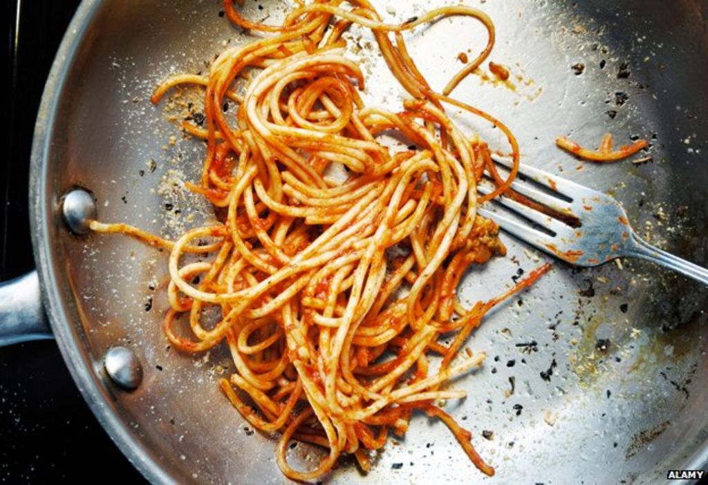 Is reheated pasta less fattening? BBC News