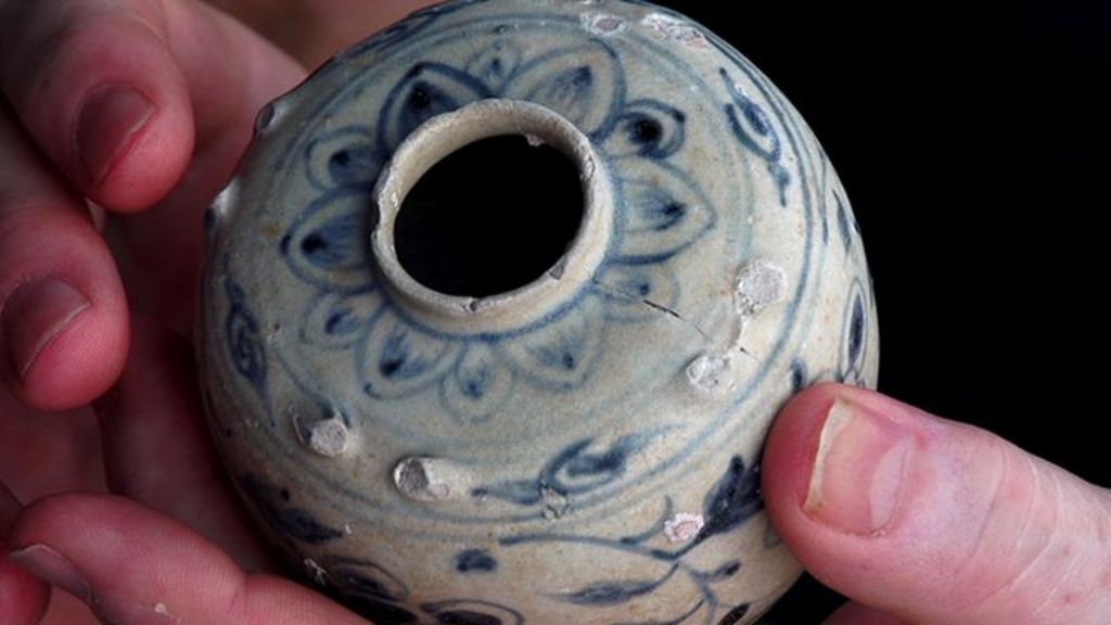 Vietnam shipwrecks: On the trail of ancient ceramics in Hoi An