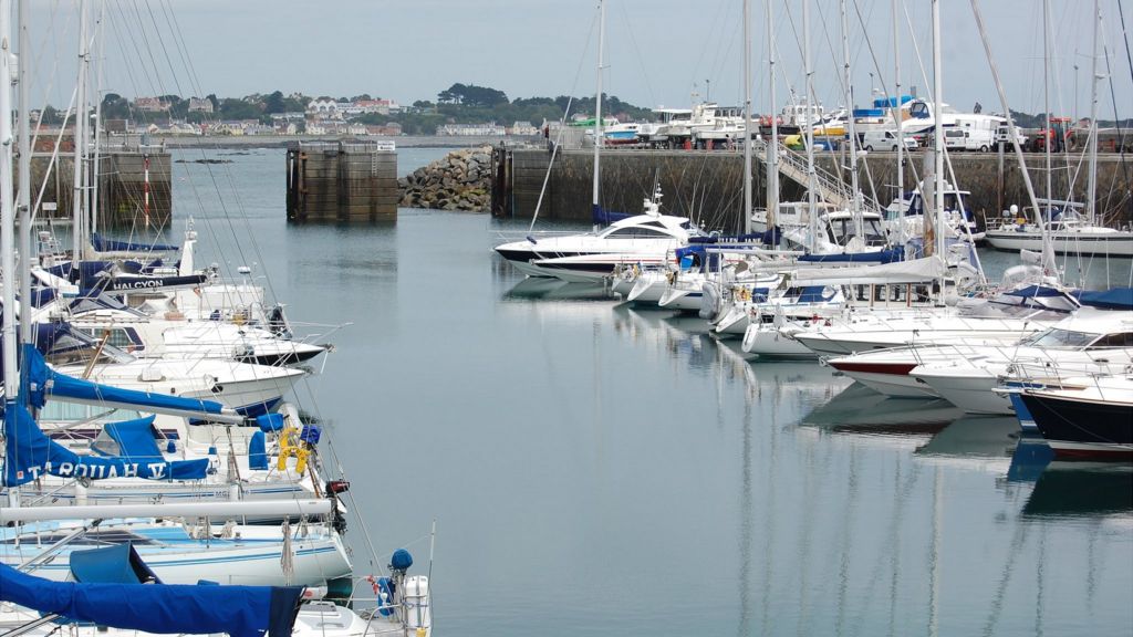 Guernsey harbour fees rise 'will drive boats away' - BBC News