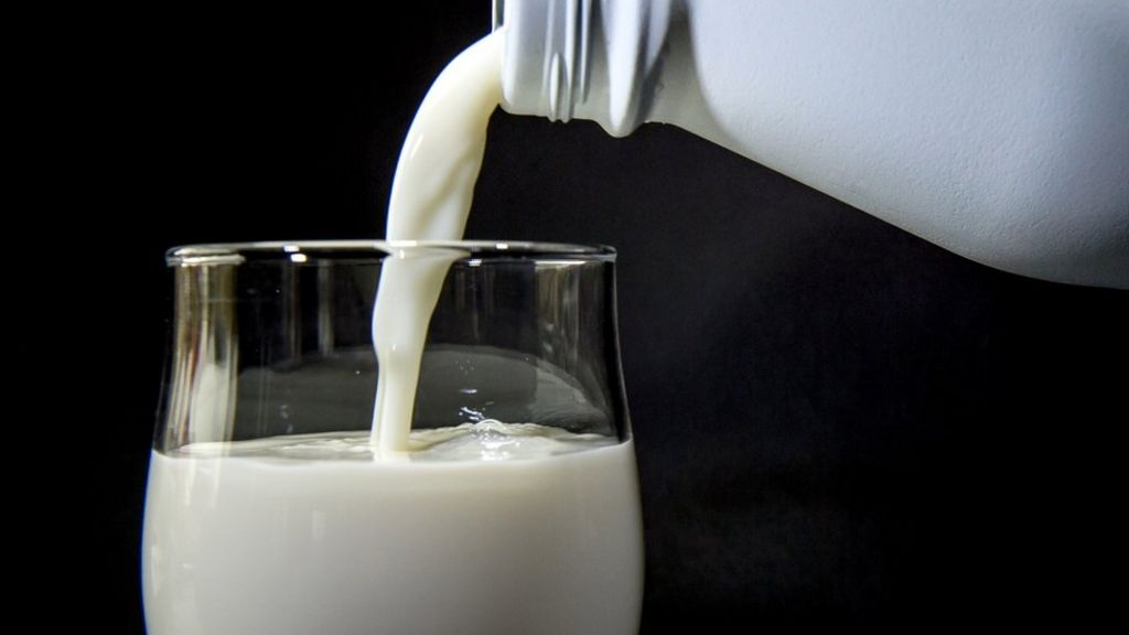 Australia To Cash In On China Milk Boom Bbc News 3880