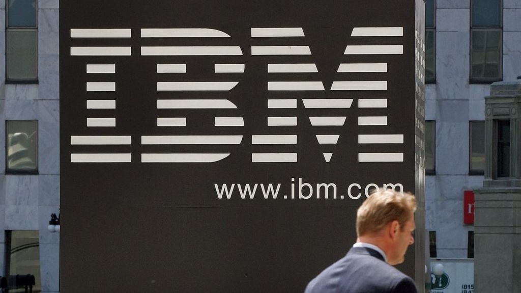 Leicester IBM services centre 'to create 300 jobs' - BBC News