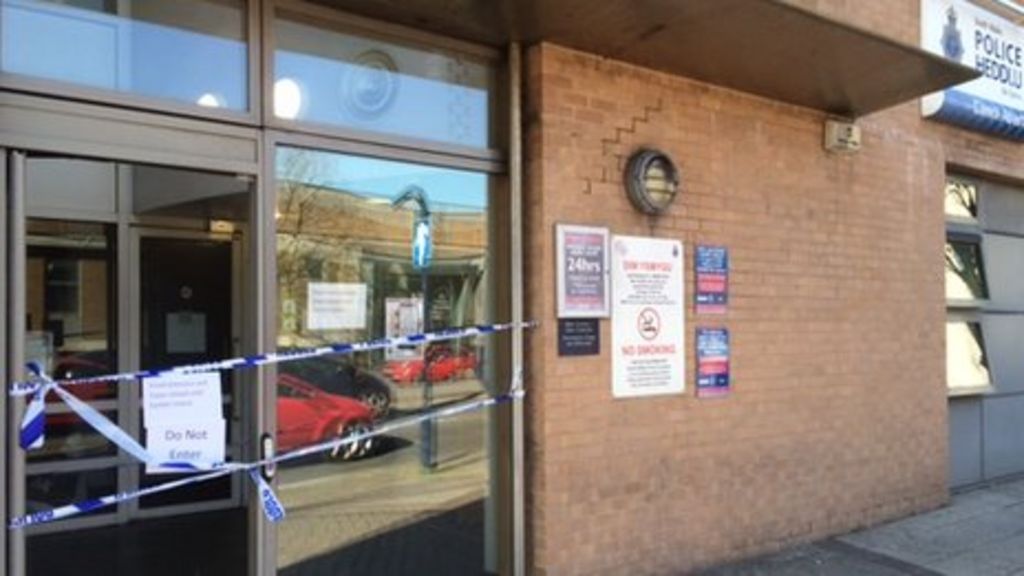 Stabbing victim closes Swansea police station - BBC News