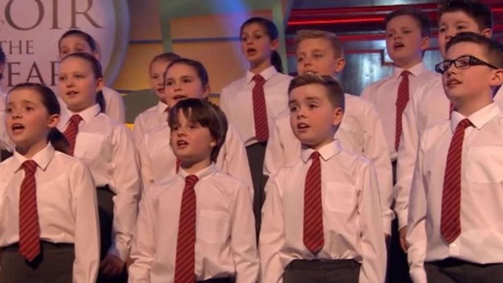 Llangennech junior school choir win Songs of Praise honour - BBC News