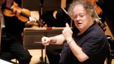 US conductor James Levine conducts the Boston Symphony Orchestra in Paris in 2007