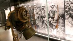 Una máscara de gas en el Museo de la Guerra y la Paz, en Francia