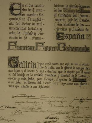 Pergamino de entrega del Pazo de Meirás a Francisco Franco.