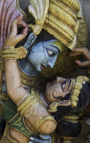 Representação dos deuses Krishna e Radha.