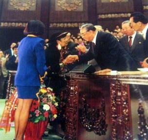 Pastorita Huaracina con Kim Il-sung