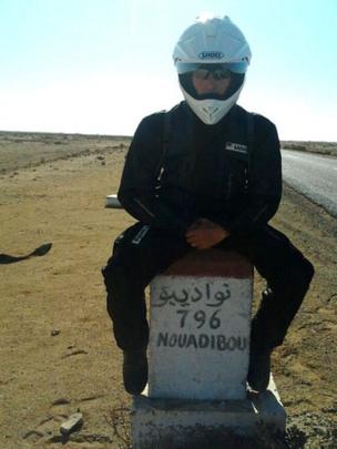 Stephen McGown, durante su viaje en moto (Foto: Stephen McGown)