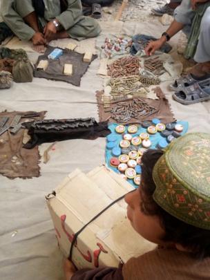 بساط فروش گلوله در موسی قلعه