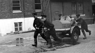 fire stations service years southwark closed than after station headquarters 1938 demonstration auxiliary which old