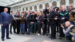 Телемост Владимира Путина 25 апреля 2013 года в москоском Гостином дворе