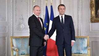 Макрон і Путін
