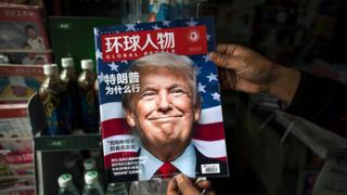 中国・上海の新聞スタンドで(先月14日)