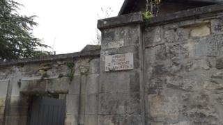 вхід до королівського абатства