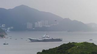 遼寧號通過香港島西南面(7/7/2017)