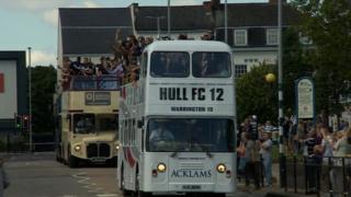 Hull buses
