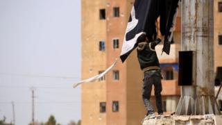 Dagaalka Tabqa lagu qabsaday todobaado ayuu socday