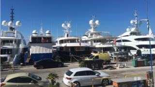 Yates en Viareggio
