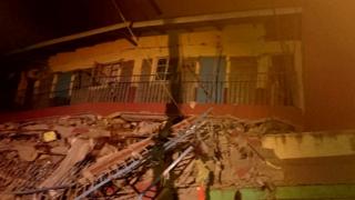 Qof goobjooge ah ayaa shegay in dhismaha lagusii arkay dildilaac