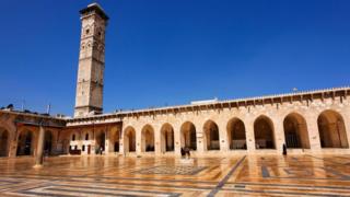 Двір Великої мечеті в Алеппо