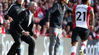 Manchester United imaze gutsinda imikino ine bakaba mu kibanza ca kabiri mw'ihiganwa Premier League
