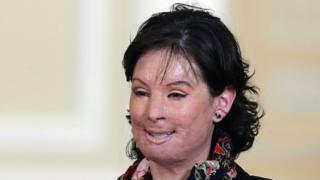 Natalia Ponce de Leon at enacting ceremony in Bogota
