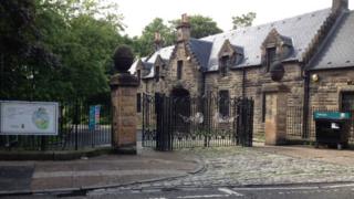 Tollcross Park entrance