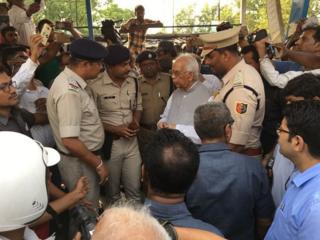 राज्यपाल केसरीनाथ त्रिपाठी