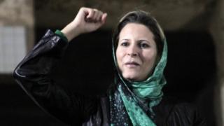 Aisha Muammar Mohamed El-Kadhafi a été inscrite sur une liste de personnes interdites de voyager et leurs actifs financiers gelés.