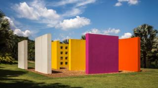 The Magic Square is a creation of Brazilian visual artist Hélio Oiticica, who died in 1980. Never executed in his lifetime, his blueprints were brought to life at Inhotim.