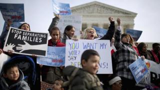 Protestors advocating for migrants