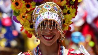 Peruana en traje tipico.