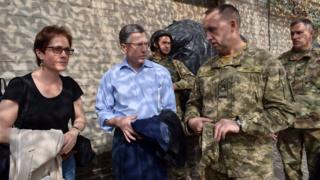 Мари Йованович и Курт Волкер