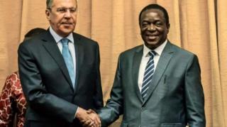 Mr Lavrov oo la kulmaya Emmerson Mnangagwa