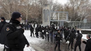 Igipolisi cagomvye gushwiragiza abiyamiriza guhindura ibwirizwa shingiro muri Turkiya