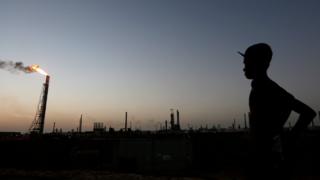 Devlete ait petrol şirketi PDVSA'nın Punto Fijo kentindeki rafinerisi.