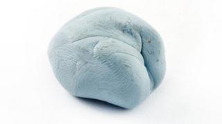 Sticky putty