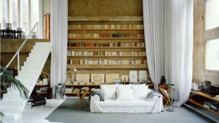 La sala de estar de la residencia privada del arquitecto Ricardo Bofill.