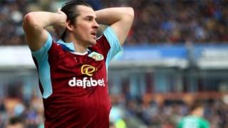 Joey Barton na Burnley da Scotland