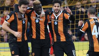 Les joueurs de Hull City jubilent après le premier but marqué à la 44e minute par Alfred Ndiaye